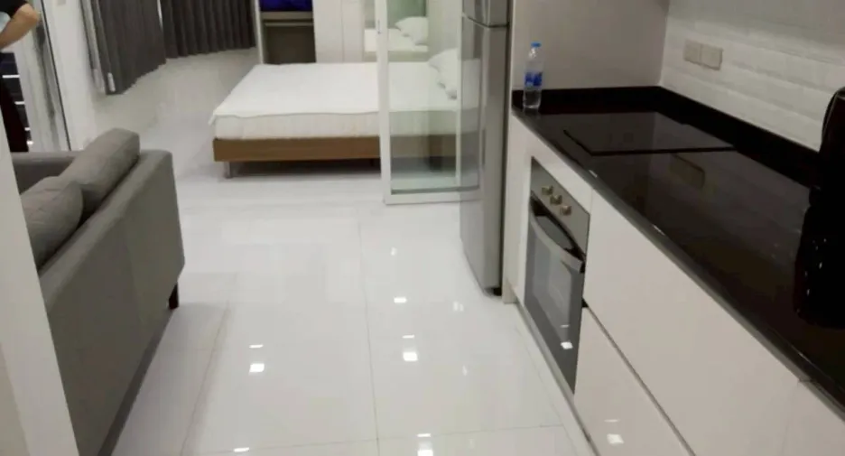 Wohnung zur Miete mit 1 Zimmer in Khlong Toei, Bangkok