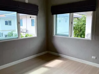 À louer 3 chambres maison à Bang Bo, Samut Prakan