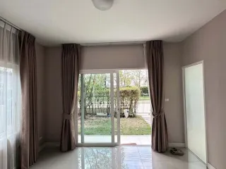 À louer 3 chambres maison à Bang Bo, Samut Prakan