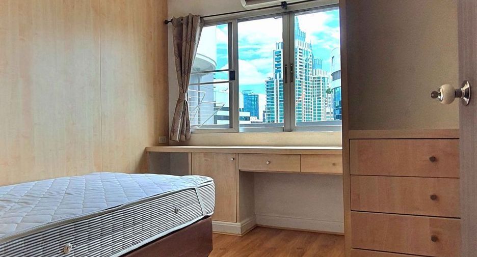 For rent 2 bedrooms condo in Watthana, Bangkok