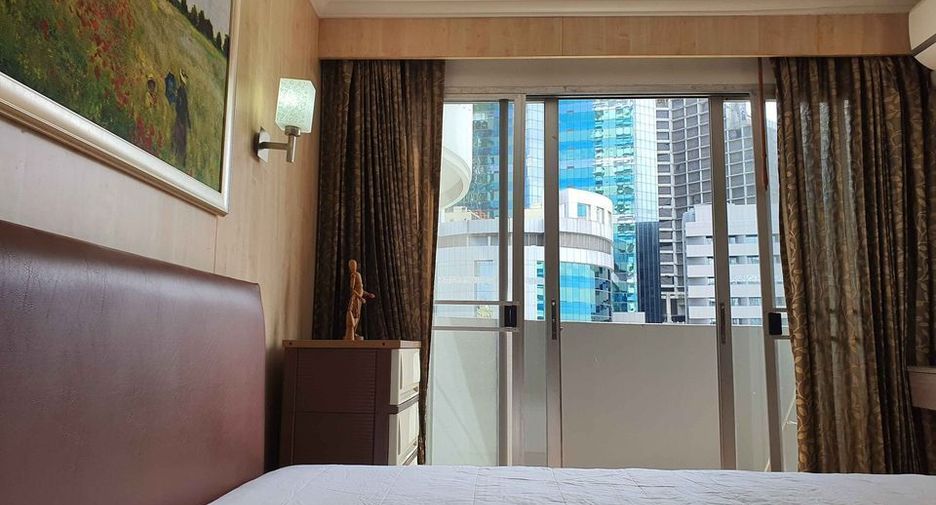 For rent 2 bedrooms condo in Watthana, Bangkok