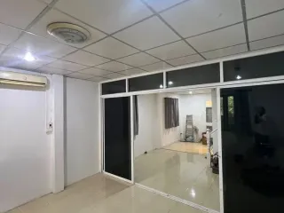 Casa adosada en alquiler de 3 habitaciones en Phasi Charoen, Bangkok