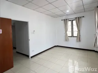 Casa adosada en alquiler de 3 habitaciones en Phasi Charoen, Bangkok