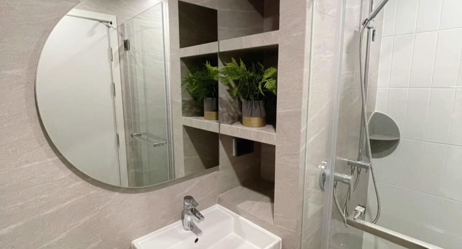 For rent studio condo in Khlong San, Bangkok