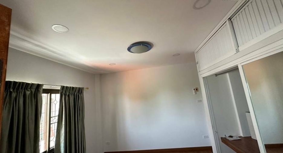 For rent 6 bedrooms house in Mueang Samut Prakan, Samut Prakan
