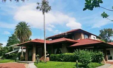 For rent 5 bedrooms house in Suan Luang, Bangkok