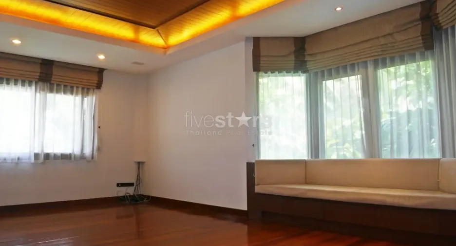 Haus zur Miete mit 5 Zimmer in Suan Luang, Bangkok