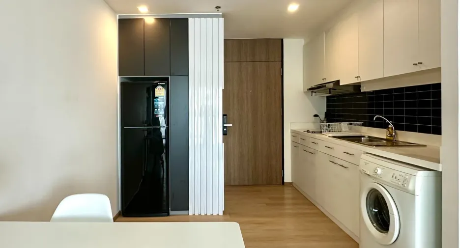 For rent studio condo in Khlong Toei, Bangkok