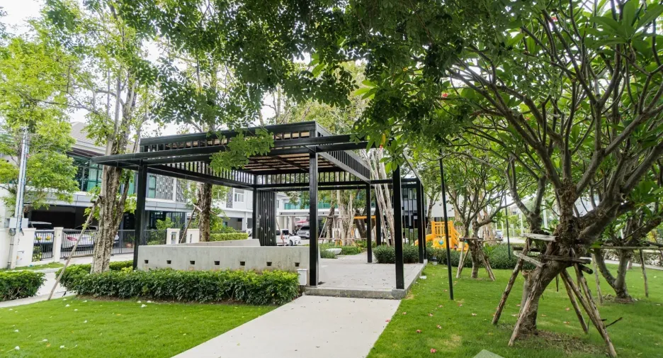 For rent 4 bedrooms house in Prawet, Bangkok