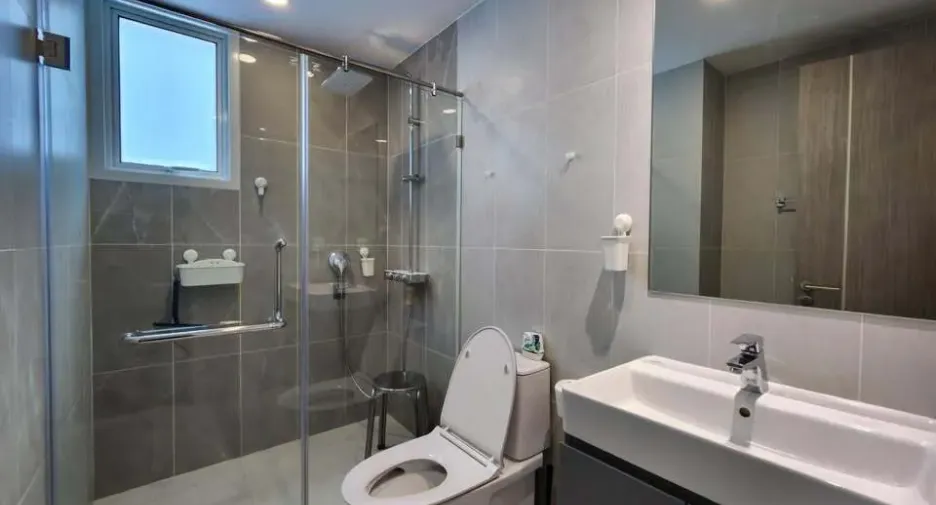 For rent 2 bedrooms condo in Bang Rak, Bangkok