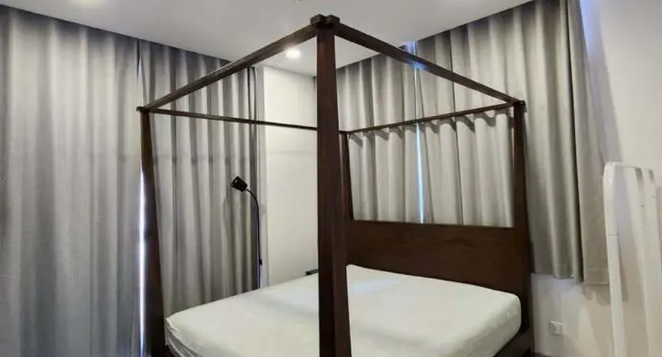 For rent 2 bedrooms condo in Bang Rak, Bangkok