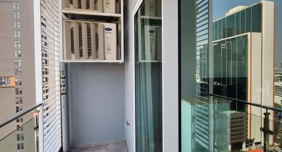 For rent 2 bedrooms condo in Bang Rak, Bangkok