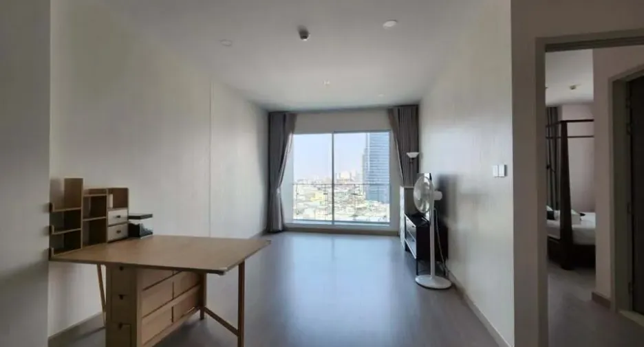 For rent 2 bedrooms condo in Bang Rak, Bangkok