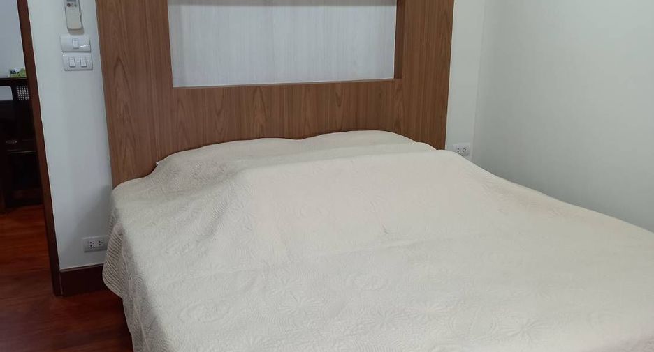 For rent 2 bedrooms condo in Bang Na, Bangkok