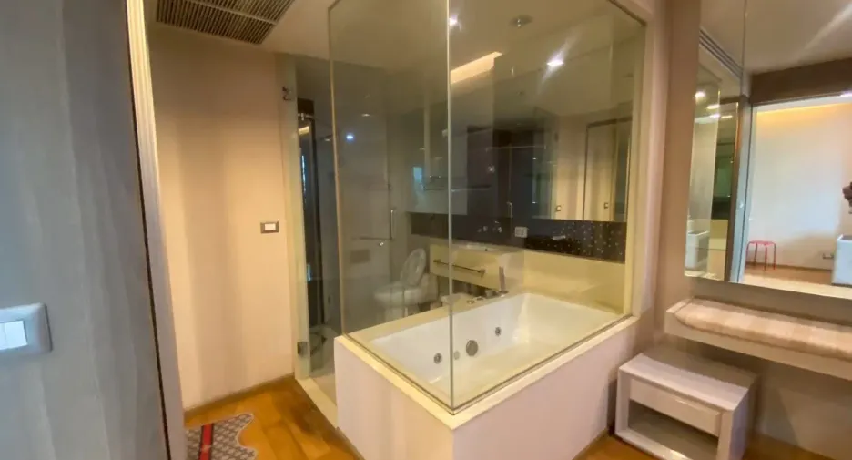 For rent 1 bed condo in Sathon, Bangkok