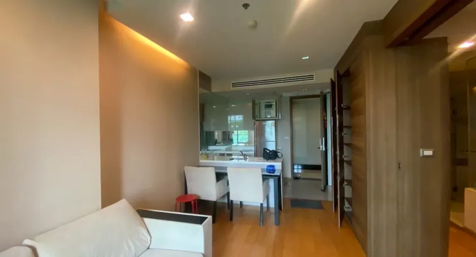 For rent 1 bed condo in Sathon, Bangkok