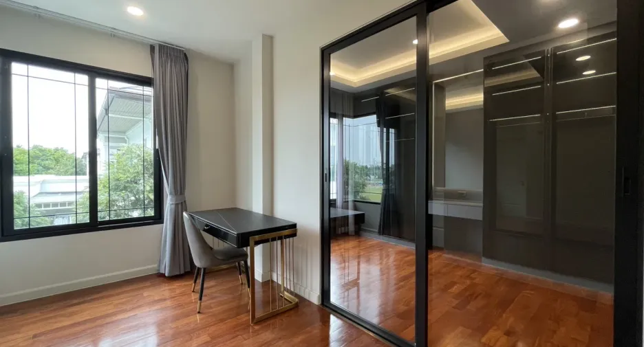 ให้เช่า 4 ห้องนอน บ้านเดี่ยว ใน บางบอน, กรุงเทพฯ