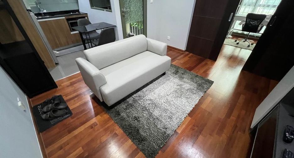 For rent 1 bed condo in Pathum Wan, Bangkok