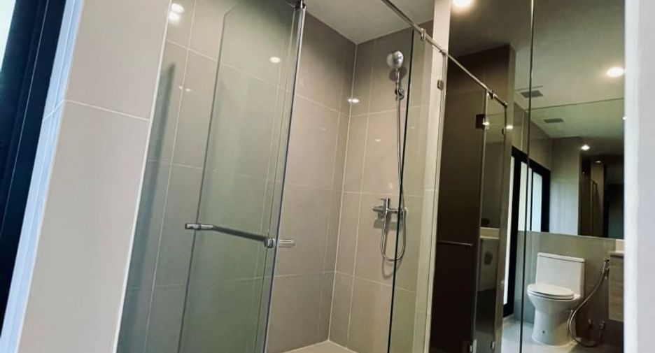 For rent 2 bedrooms condo in Pathum Wan, Bangkok