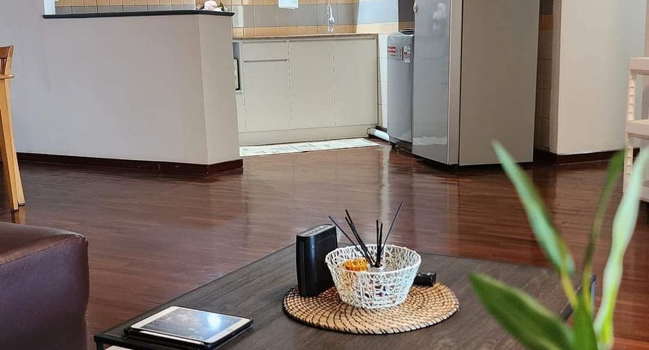 For rent 2 bedrooms condo in Yan Nawa, Bangkok