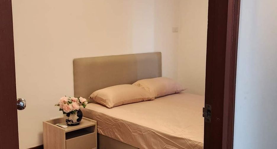 For rent 2 bedrooms condo in Yan Nawa, Bangkok
