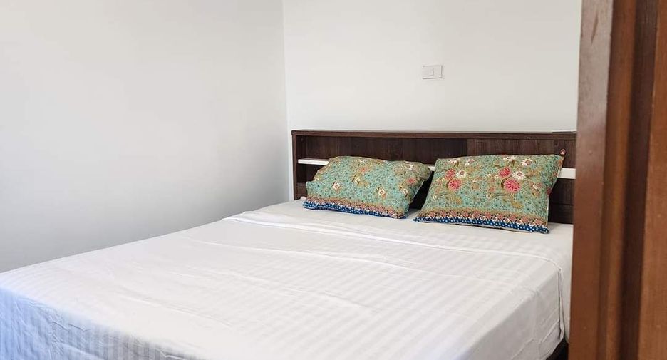For rent 2 bedrooms condo in Yan Nawa, Bangkok