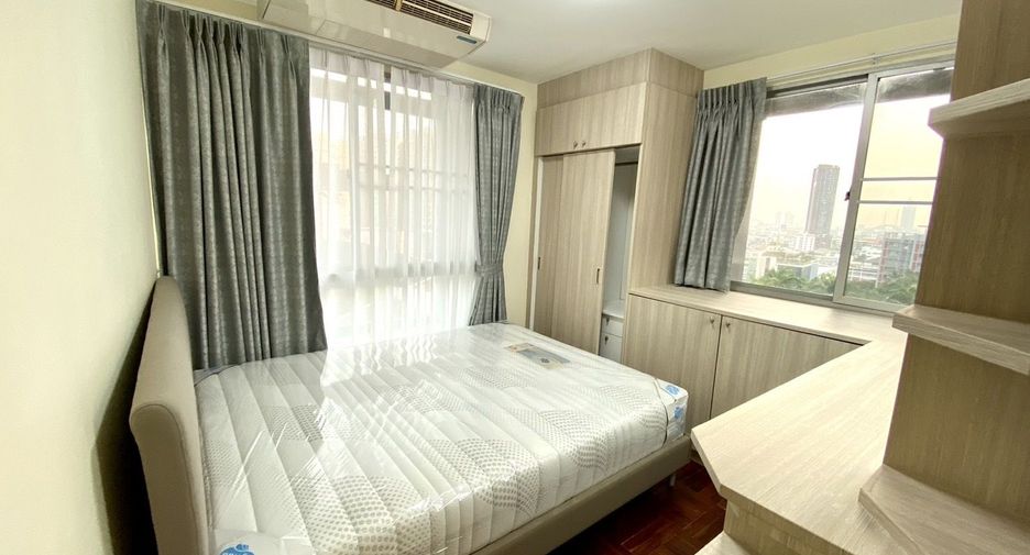 Condo en alquiler de 3 habitaciones en Yan Nawa, Bangkok