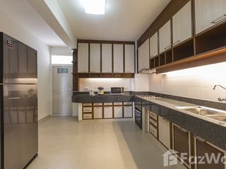For rent 4 bedrooms condo in Khlong Toei, Bangkok