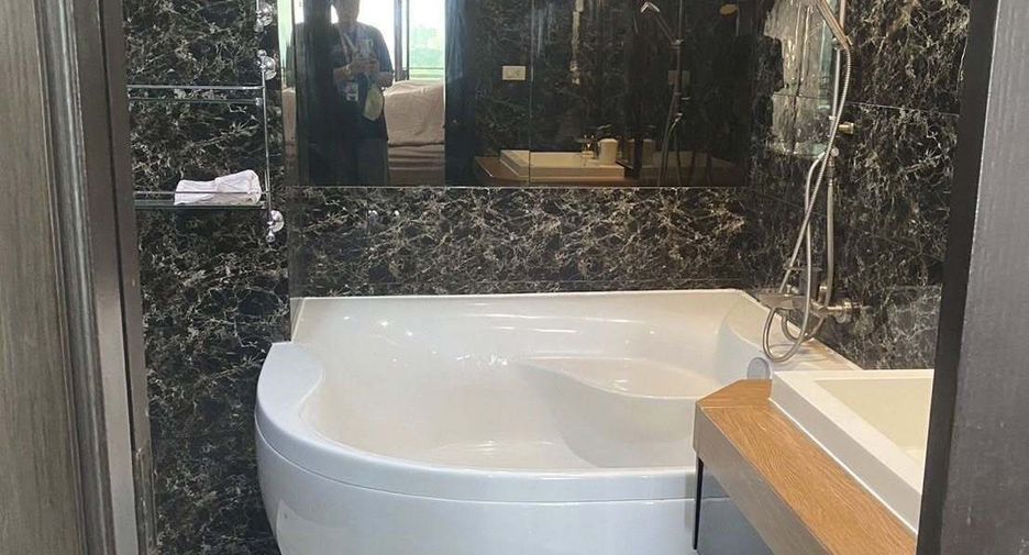 For rent 1 bed condo in Yan Nawa, Bangkok
