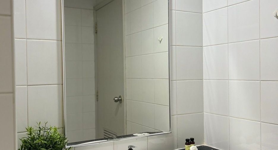 For rent 2 bedrooms condo in Yan Nawa, Bangkok