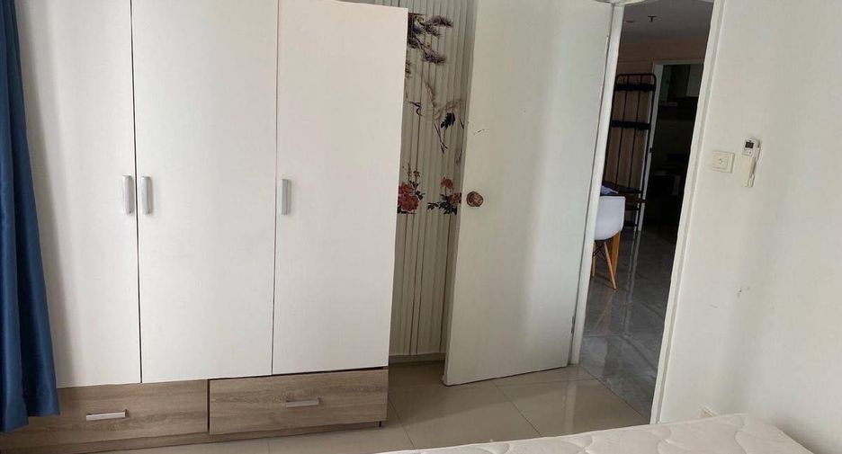 For rent 2 bedrooms condo in Yan Nawa, Bangkok
