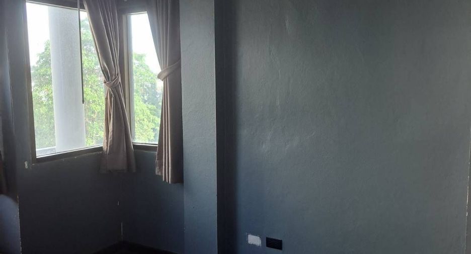 For rent 2 bedrooms condo in Wang Thonglang, Bangkok