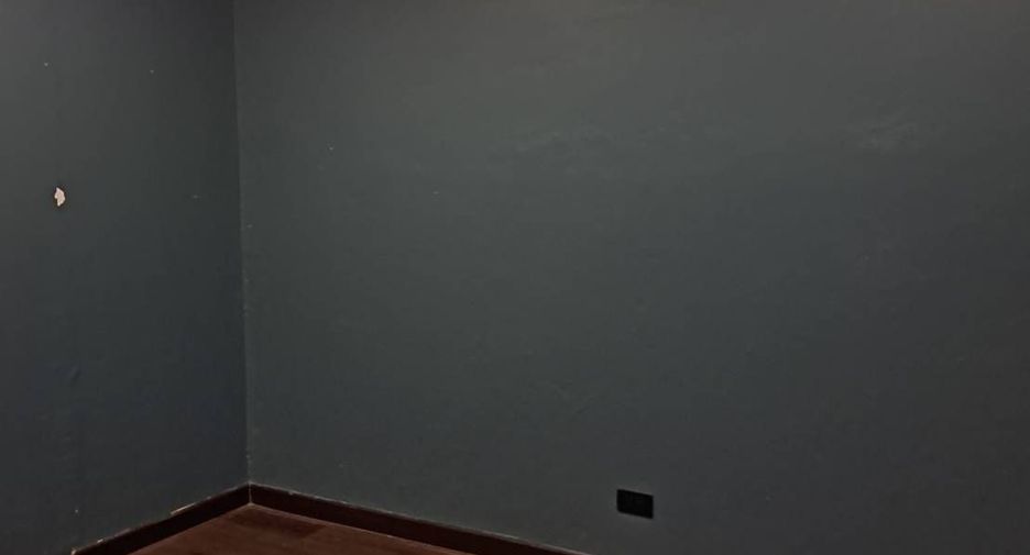 For rent 2 bedrooms condo in Wang Thonglang, Bangkok