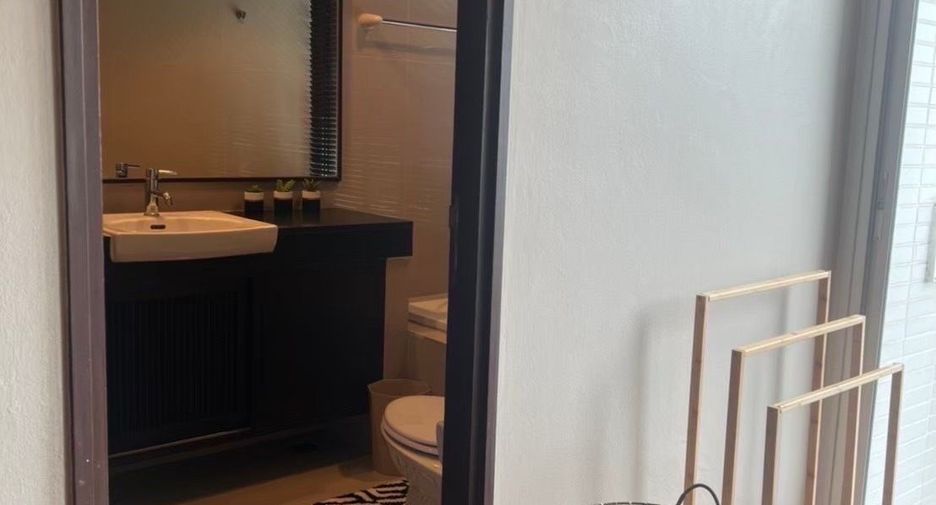 For rent 1 bed condo in Watthana, Bangkok