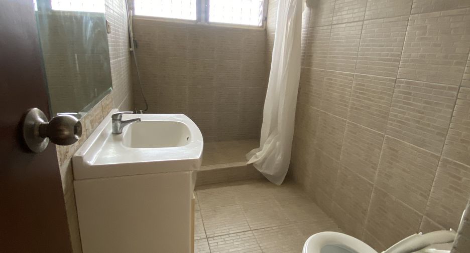 For rent 3 ベッドルーム apartment in Khlong Toei, Bangkok