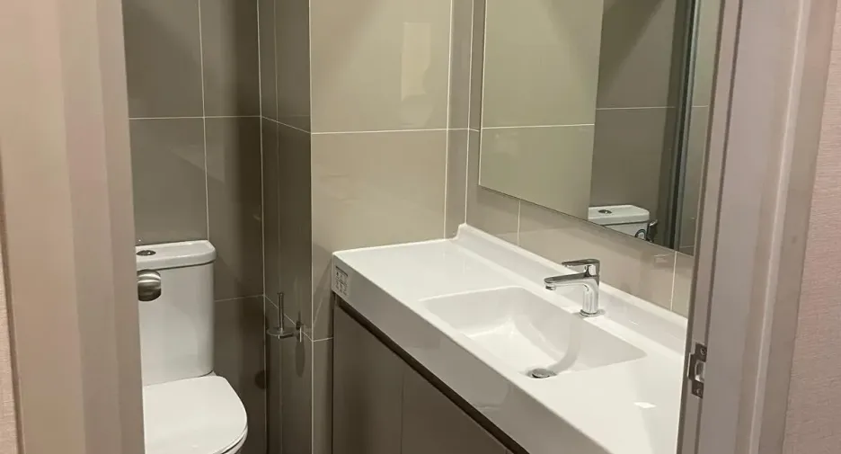 For rent 1 bed condo in Huai Khwang, Bangkok