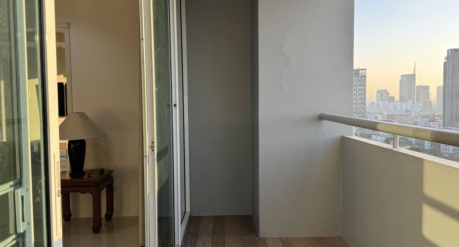 Condo en alquiler de 2 habitaciones en Watthana, Bangkok