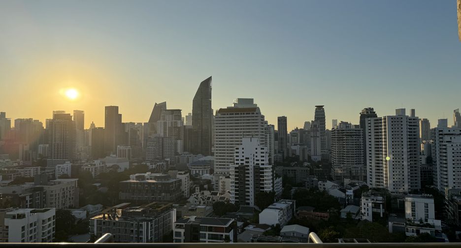 Condo en alquiler de 2 habitaciones en Watthana, Bangkok