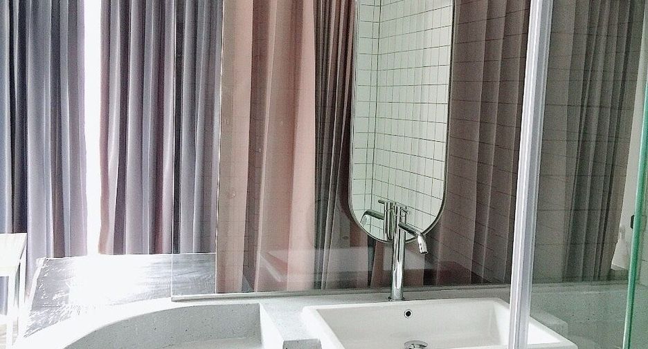 For rent 5 bedrooms retail Space in Ratchathewi, Bangkok