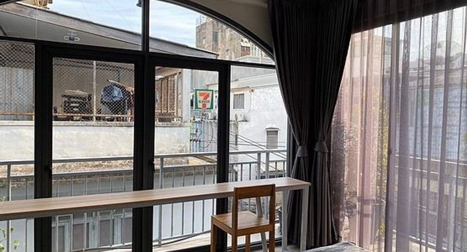 For rent 5 bedrooms retail Space in Ratchathewi, Bangkok