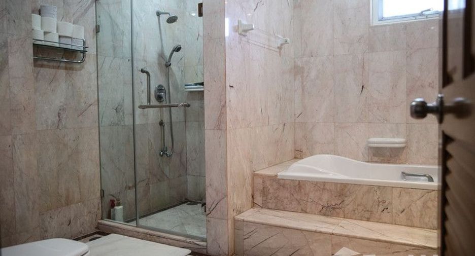 For rent 5 bedrooms condo in Khlong Toei, Bangkok