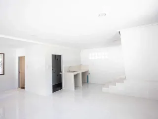 Haus zur Miete mit 2 Zimmer in Watthana, Bangkok