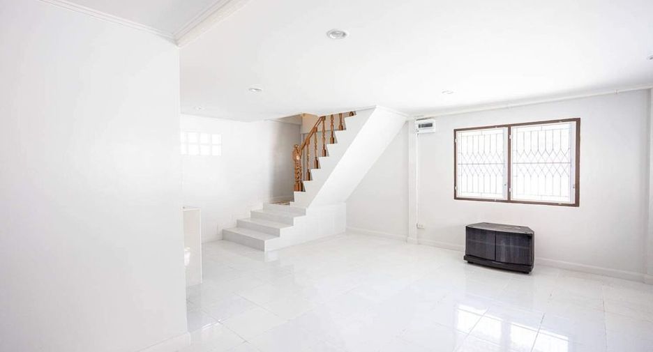 Haus zur Miete mit 2 Zimmer in Watthana, Bangkok