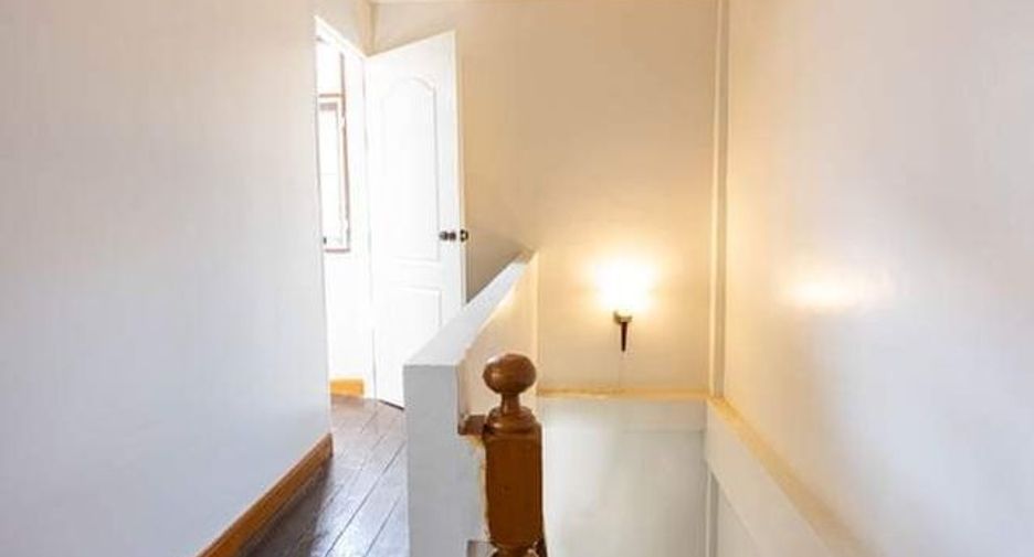 Haus zur Miete mit 2 Zimmer in Watthana, Bangkok