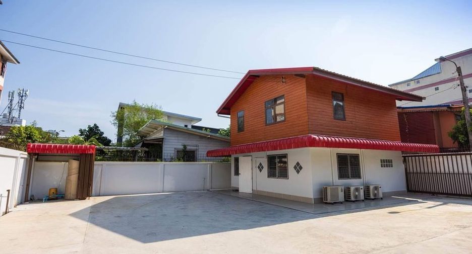 Haus zur Miete mit 2 Zimmer in Watthana, Bangkok