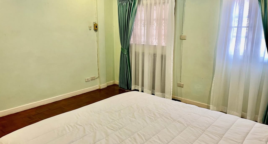 For rent 2 bedrooms townhouse in Bang Na, Bangkok