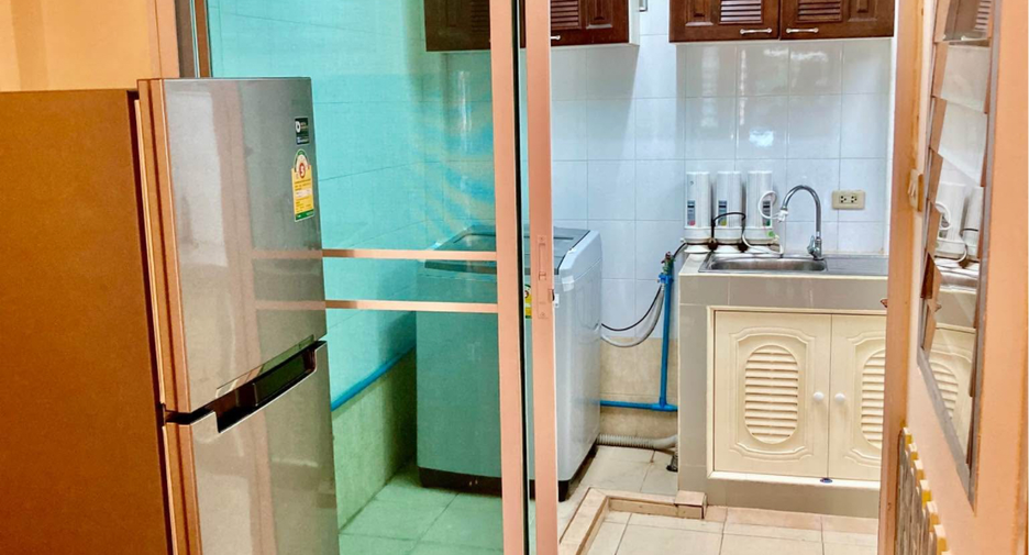 For rent 2 bedrooms townhouse in Bang Na, Bangkok