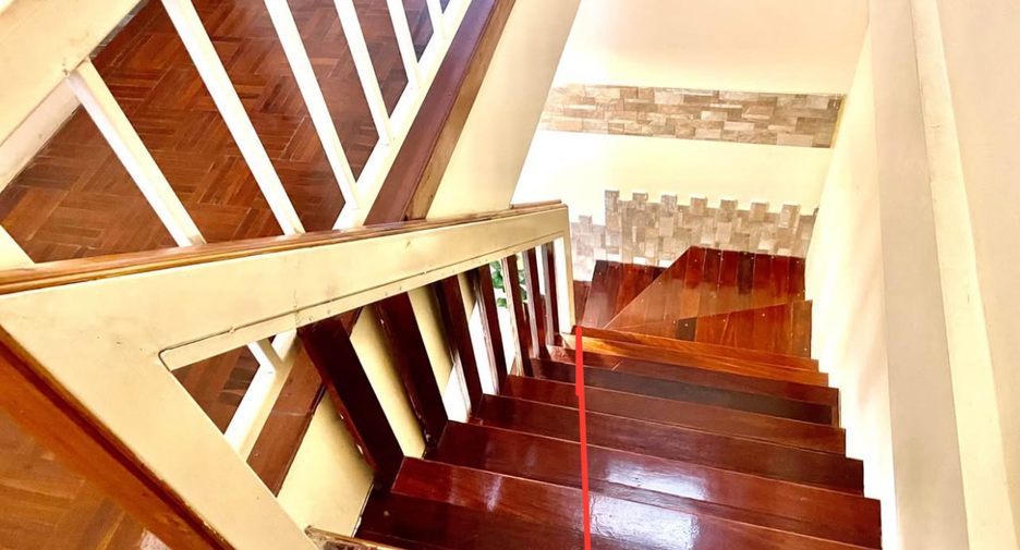 For rent 2 bedrooms townhouse in Bang Na, Bangkok