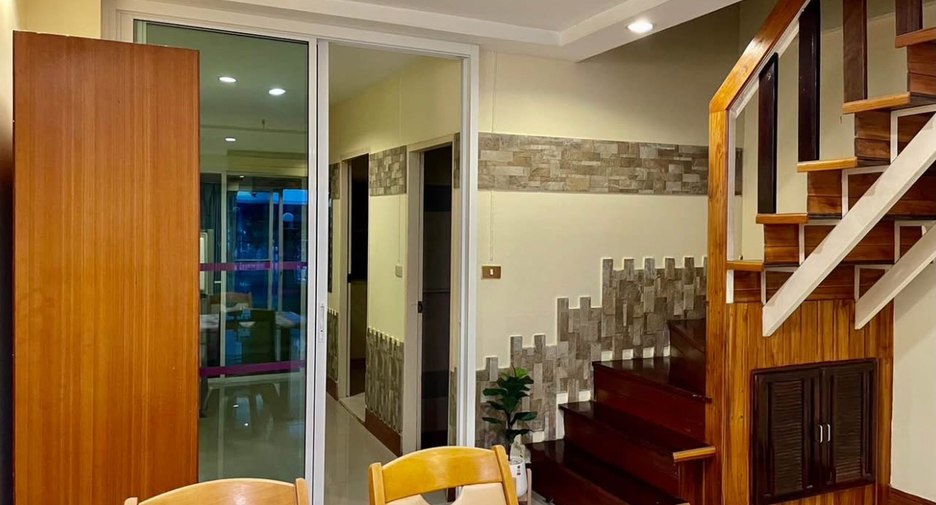 For rent 2 bedrooms townhouse in Bang Na, Bangkok