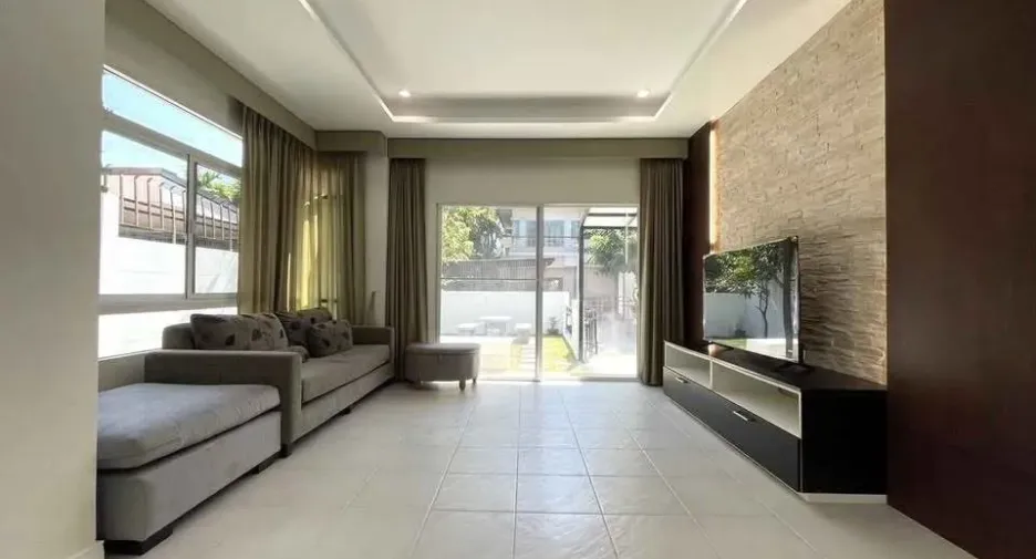 For rent 3 bedrooms house in Khlong Sam Wa, Bangkok